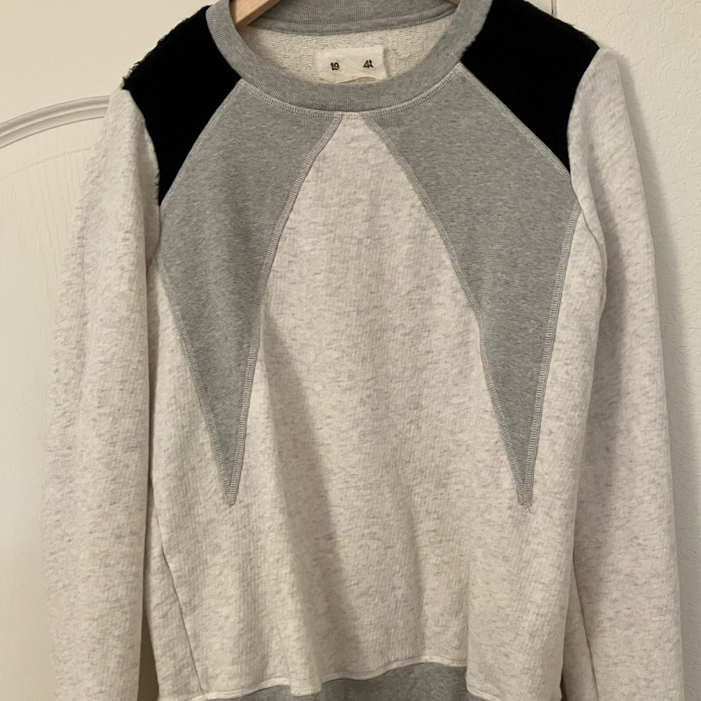 19 4t Sweatshirt
